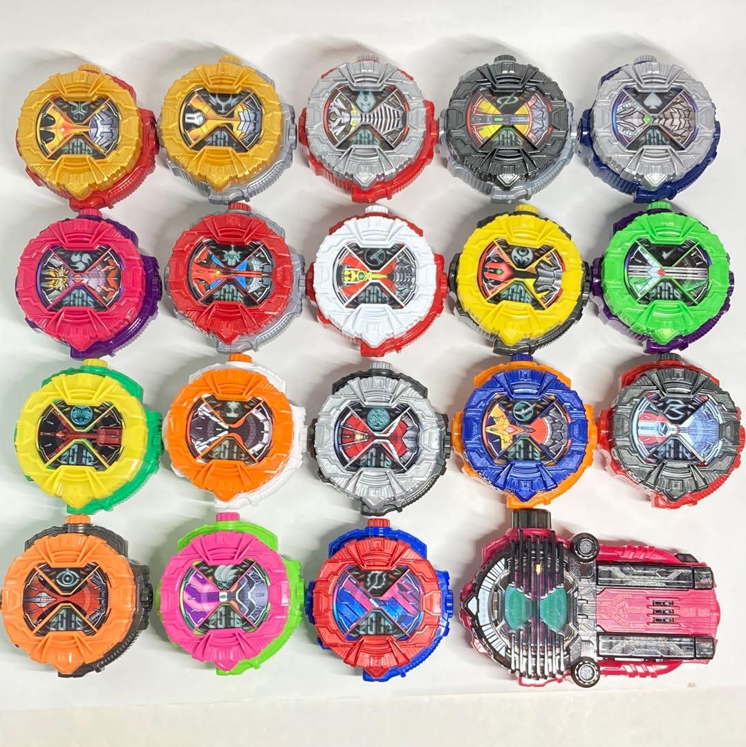 DXライドウォッチ レジェンドライダーコンプリート19個セットBANDAI