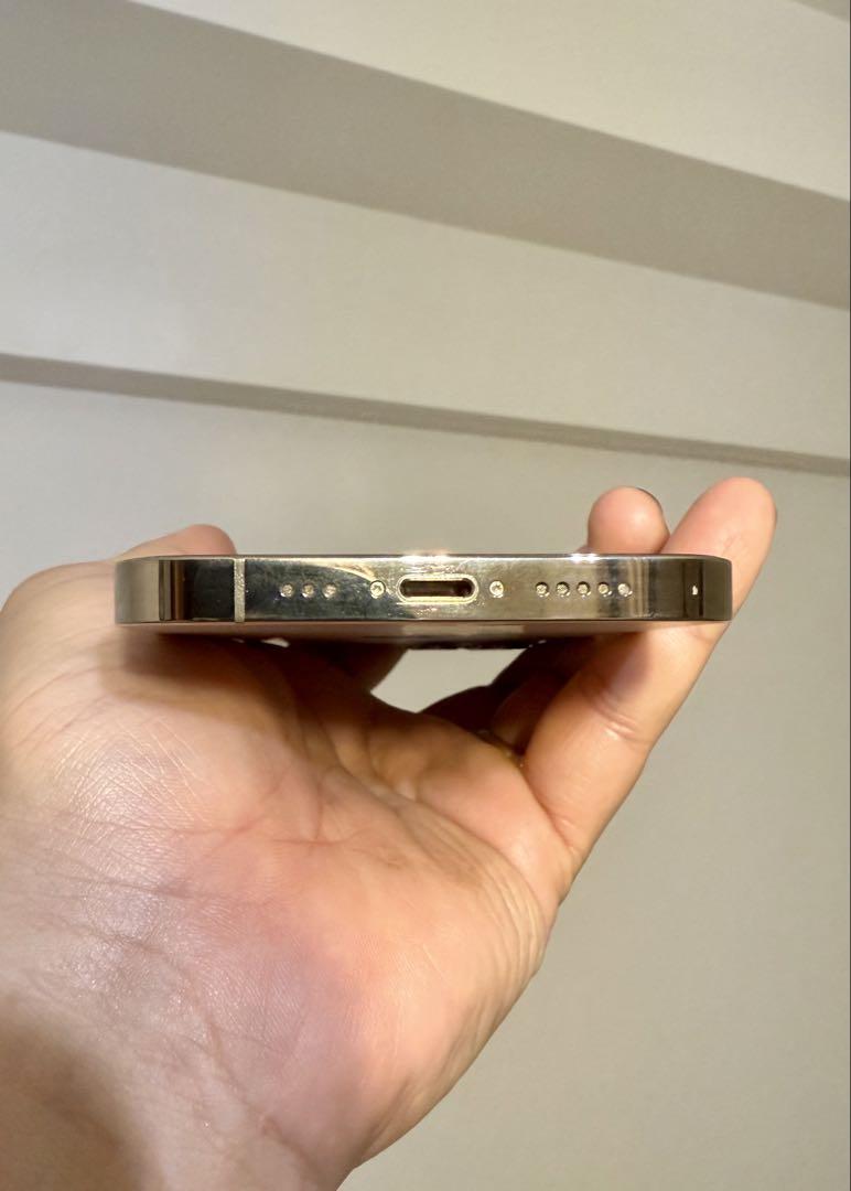 Apple iPhone 12 Pro ゴールド 256GB 本体 - メルカリ