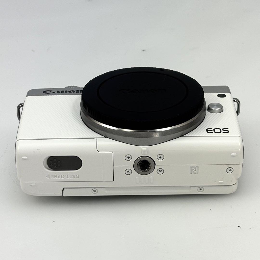 中森 　Canon EOS M100 Wズームキット WH 超美品