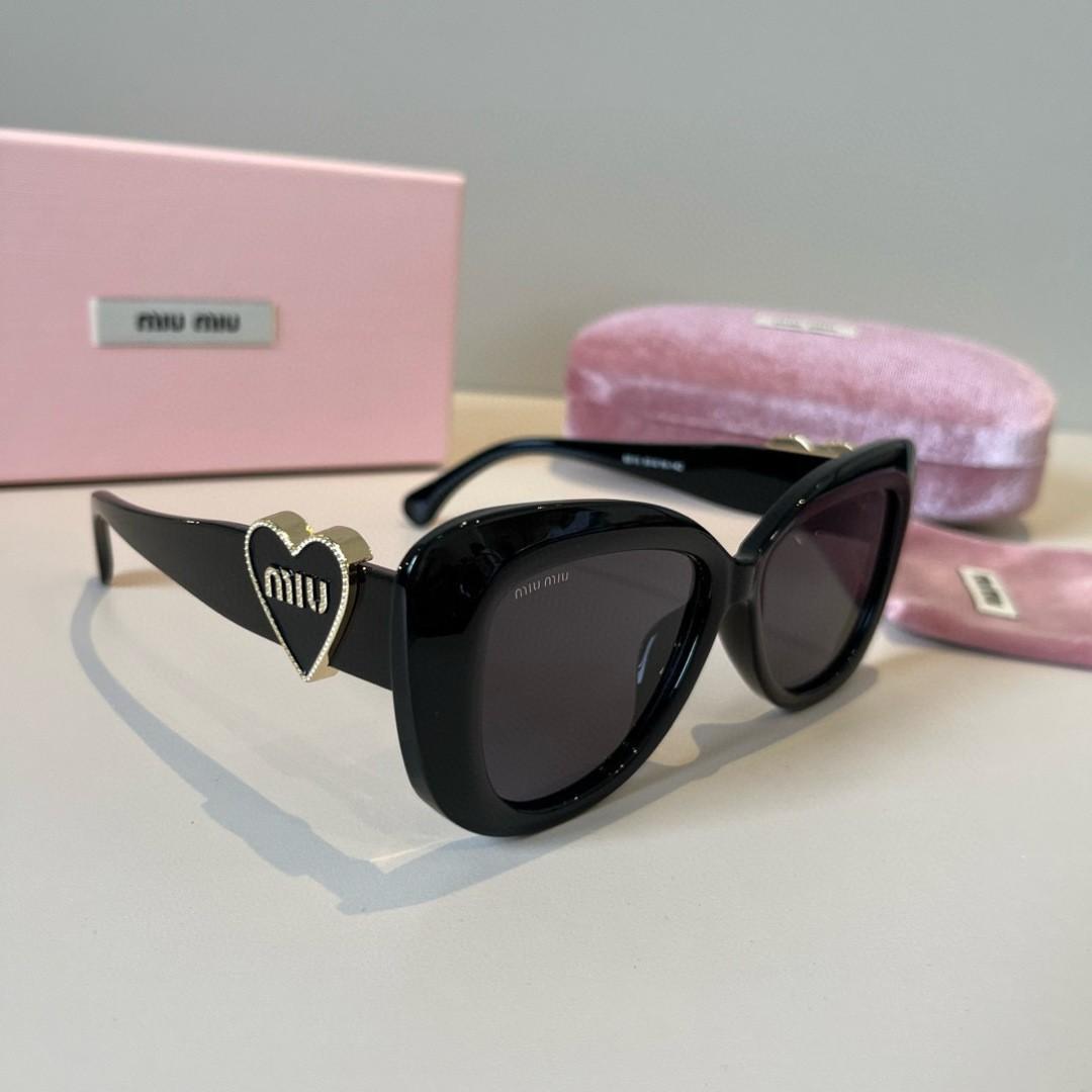 実物は撮影する miu miu ブラック キャットアイ サングラス