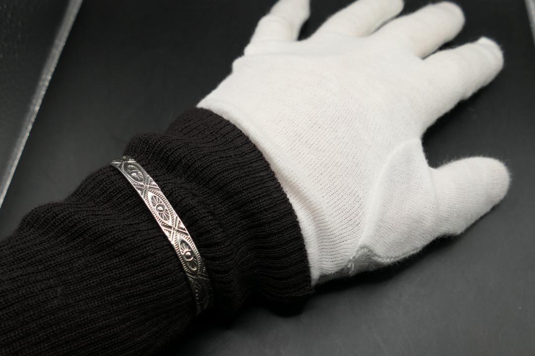 未使用　ナバホ　HRM　ヘンリーマリアーノ　シルバー　バングル　スタンプワーク