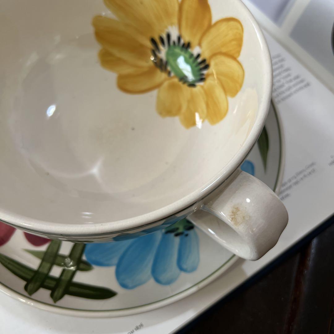 k563 ハンドペイント 大きめの花が目を引くキュートな洋食器