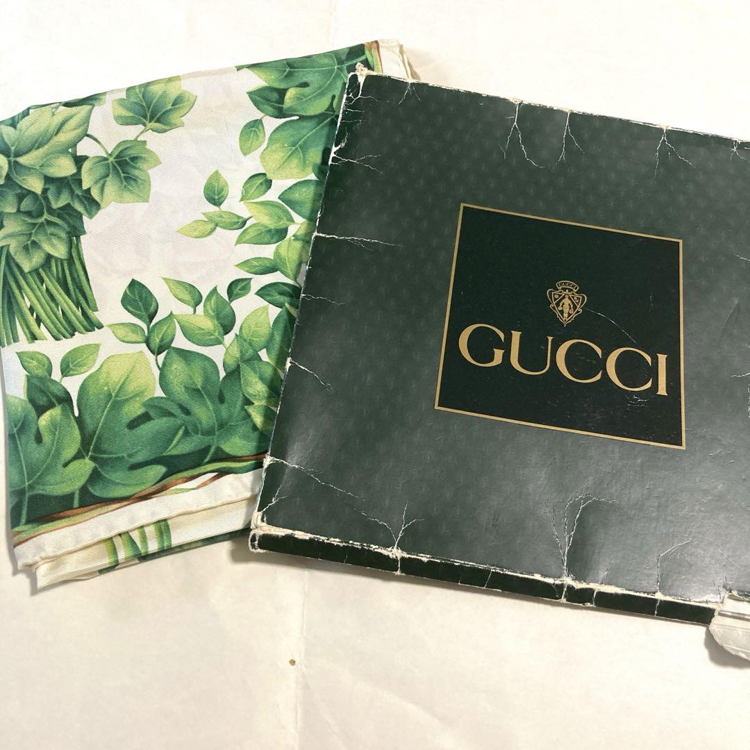 GUCCI（グッチ）シルク100% スカーフ ボタニカル 花柄 ブーケ