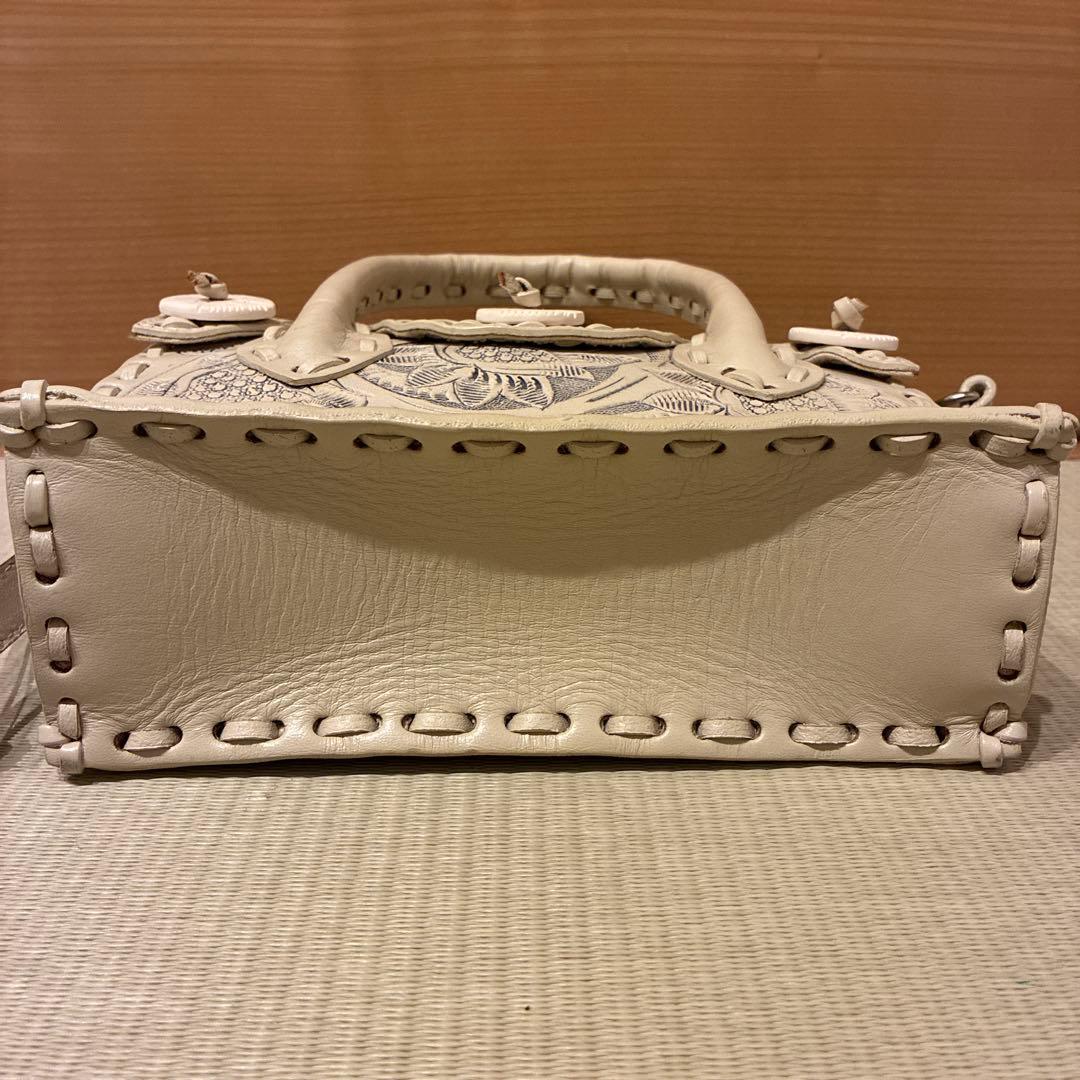 グレースコンチネンタル　カービングトライブス　ハンドバッグ