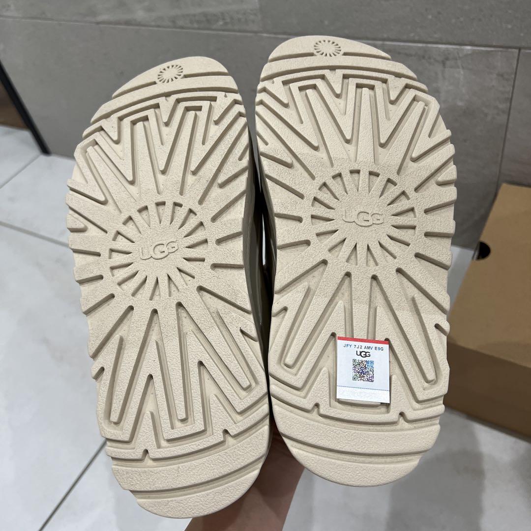 新品未使用】UGG アグ ゴールデングロウ 24cm ベージュ - メルカリ