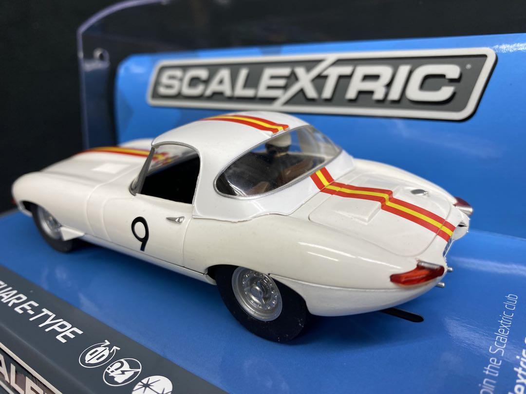 スケーレックストリック ジャガーJaguar E-Type 1:32スロットカー