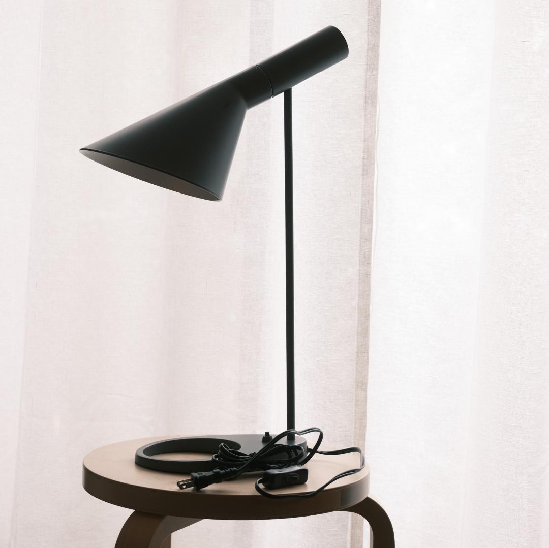 値引きする 【値引き】 AJ テーブルライト グレー リプロダクト その他