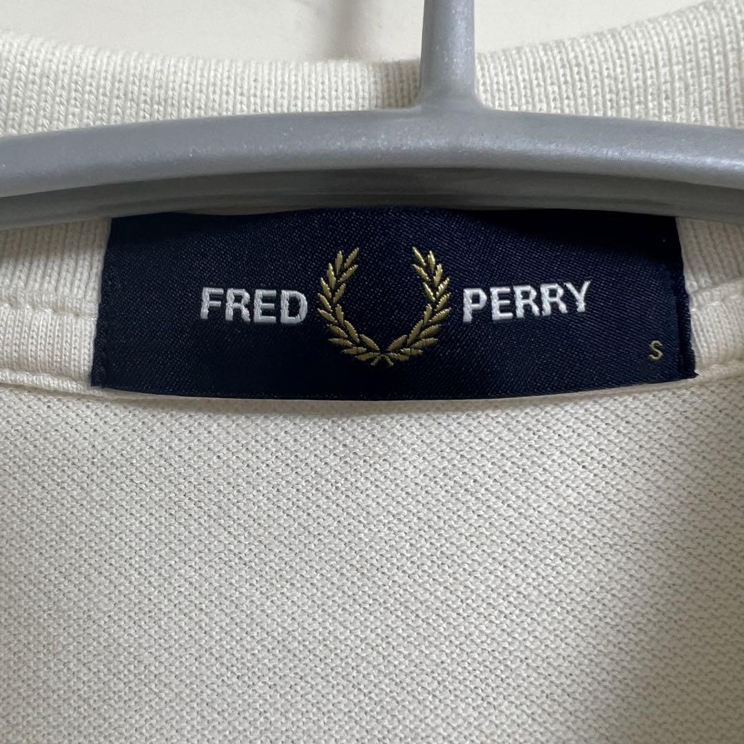 新品未使用　Fred Perry ポロシャツ