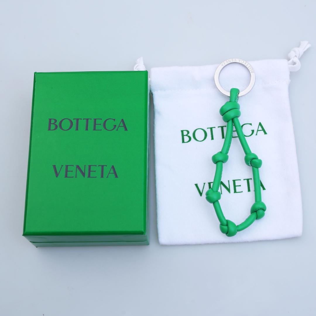 BOTTEGA VENETA グリーンキーホルダー 美品】BOTTEGA VENETA グリーン キーホルダー - メルカリ