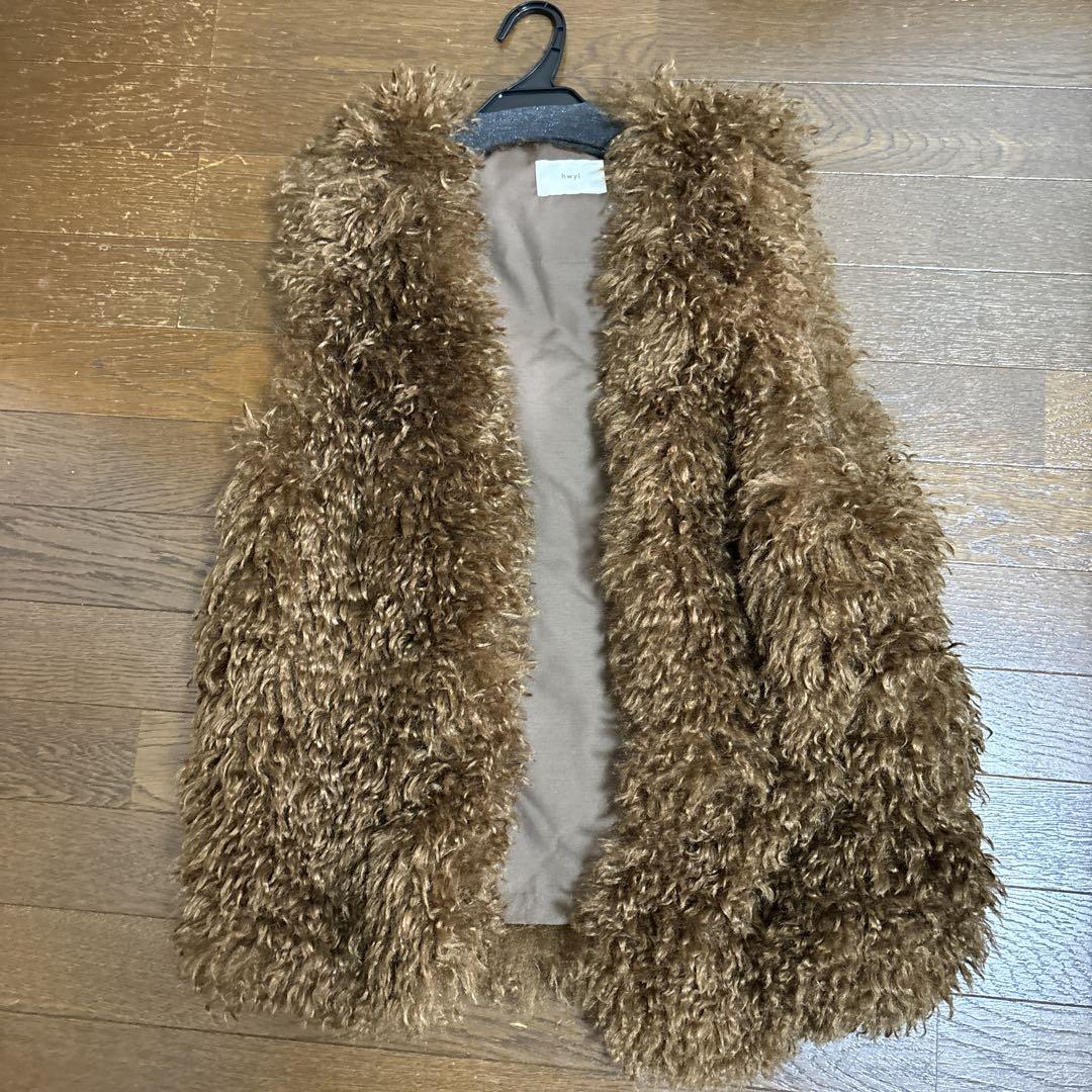 新品未使用hwyl可愛いファーベスト