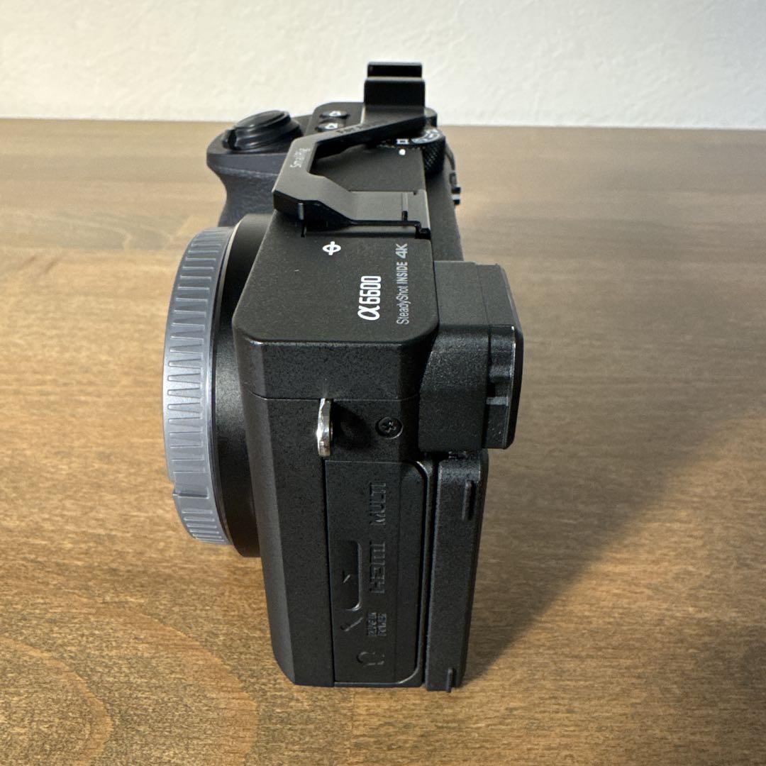 SONY α6600 ボディ海外版 SmallRigコールドシューアダプター付き