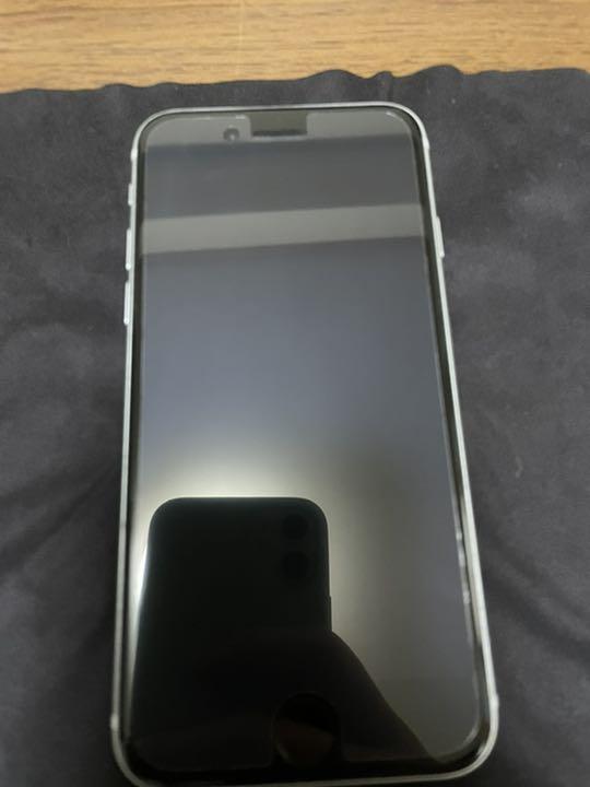 新品国産 iPhone ホワイト 64GB simロック解除済み 24YmL-m81813242599 SE 第2世代 国産格安