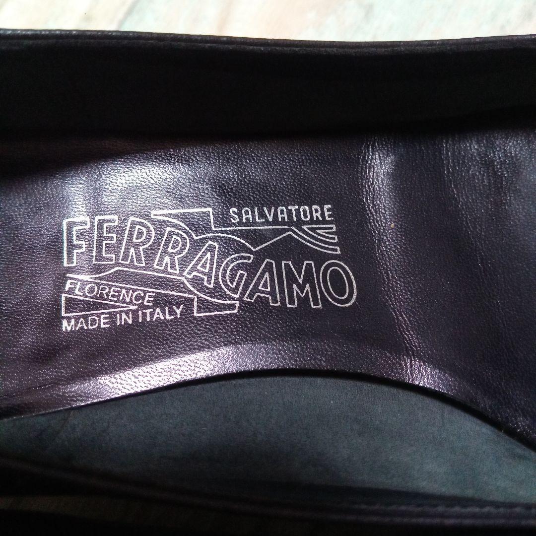 フェラガモ　24.5　パンプス　ガンチーニ　ブラック　レザー　FERRAGAMO