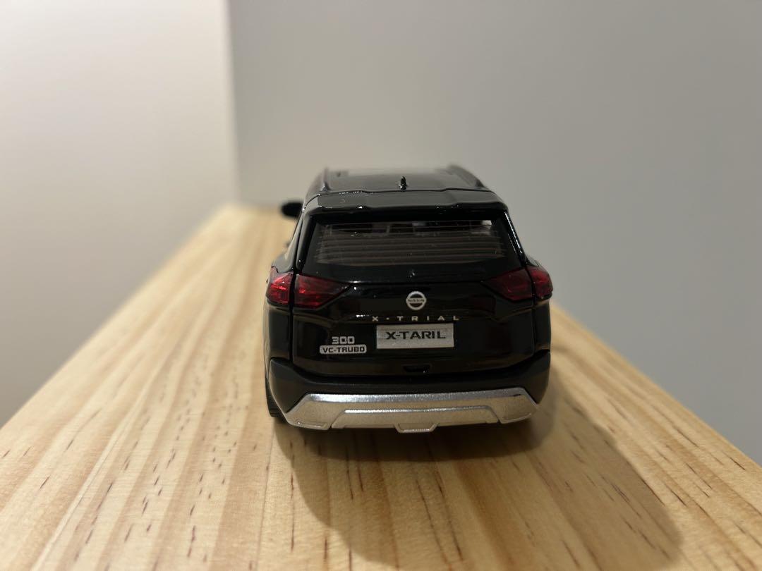 Nissan XTARIL ミニカー ブラック