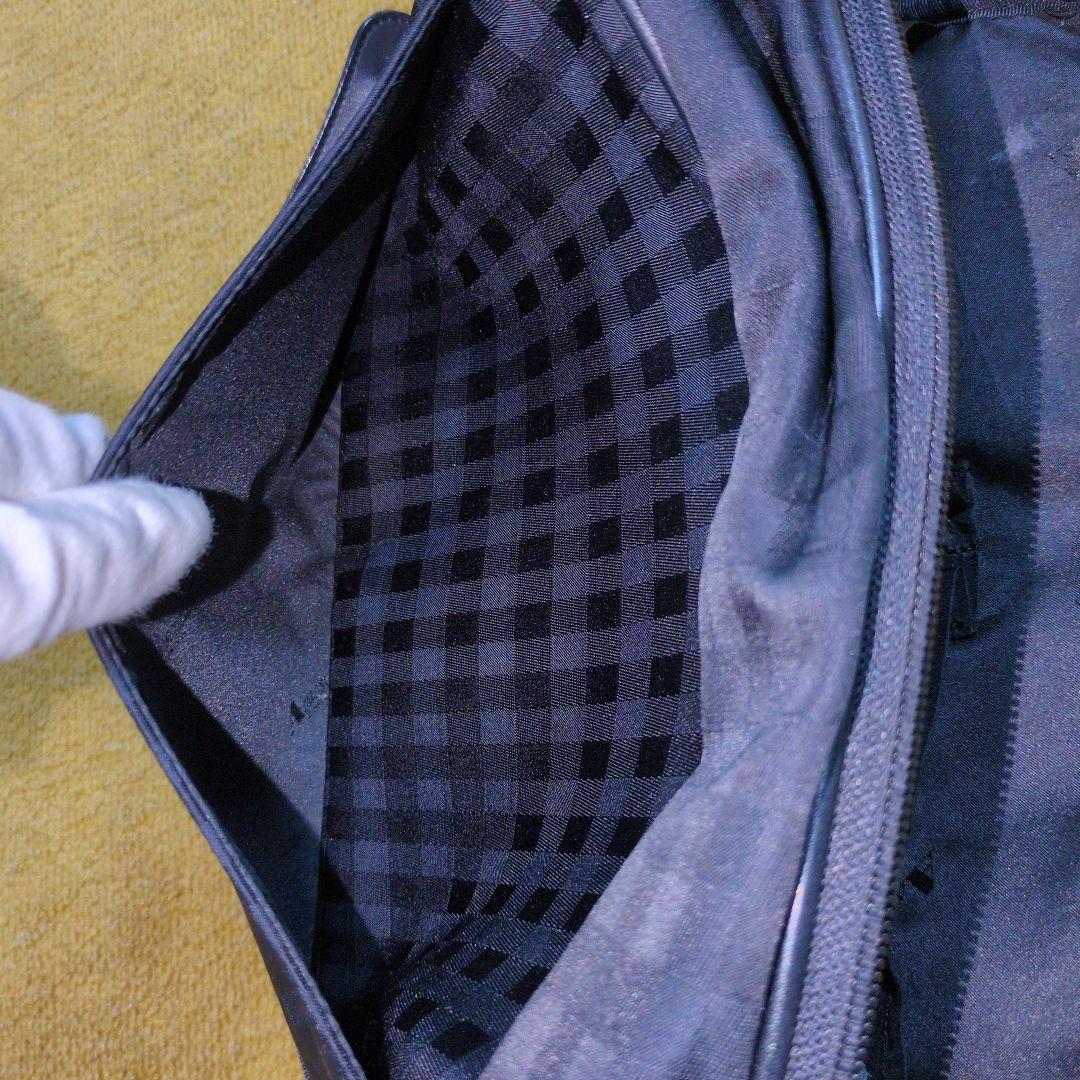 Aquascutum ブラック ショルダーバッグ