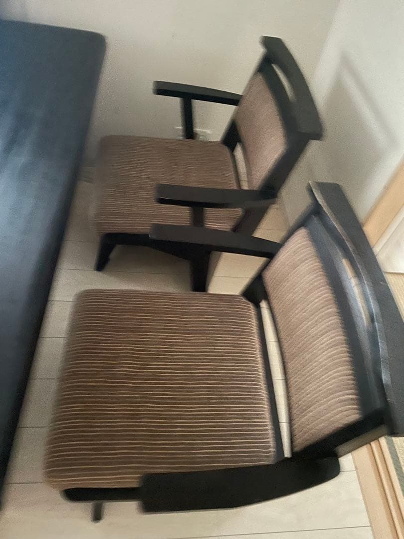 ダークブラウン ダイニングテーブルと椅子セット目立った傷や汚れなし