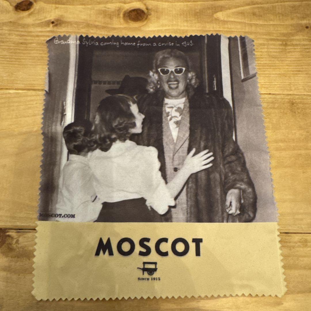 MOSCOT