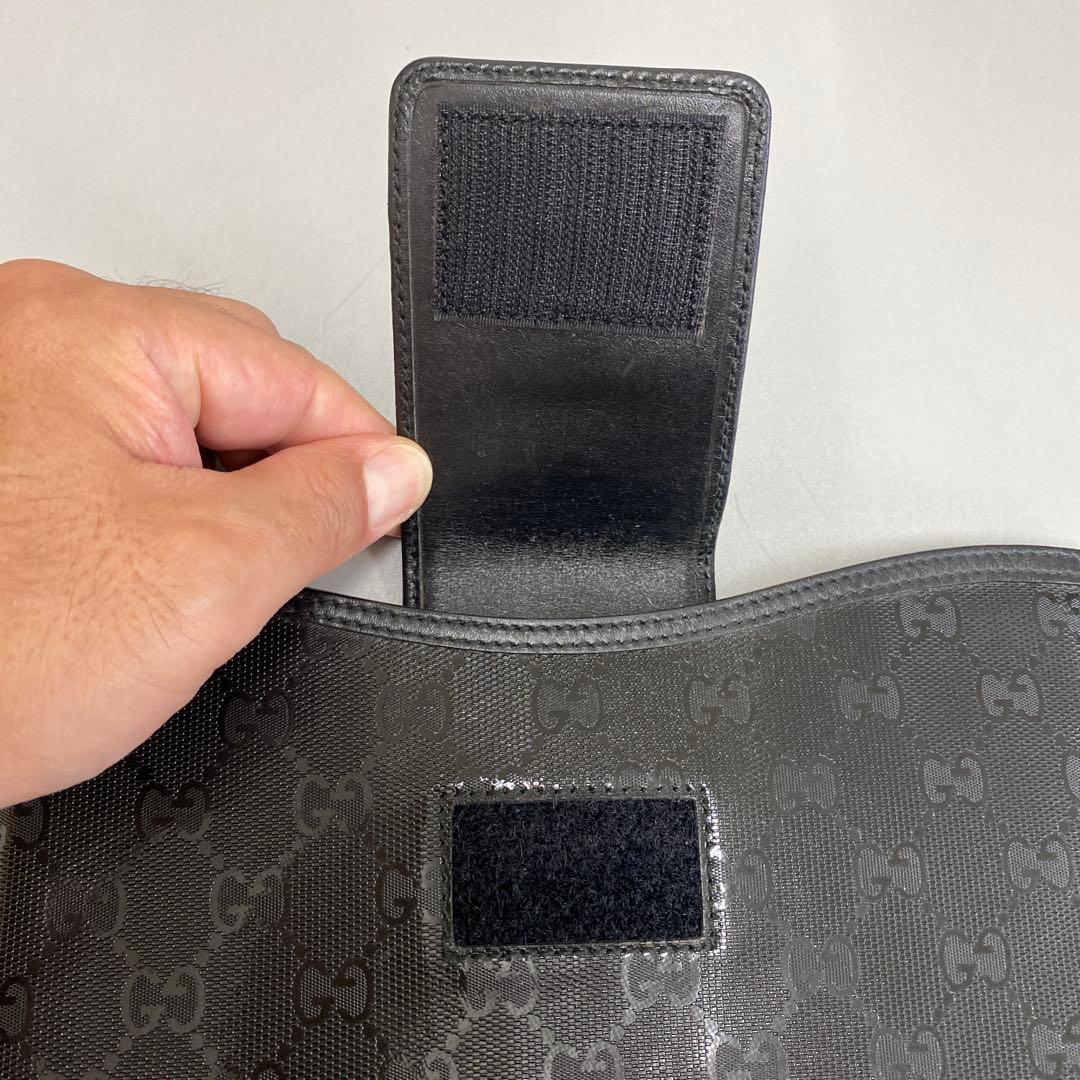 Gucci ブラック GGパターン iPadケース