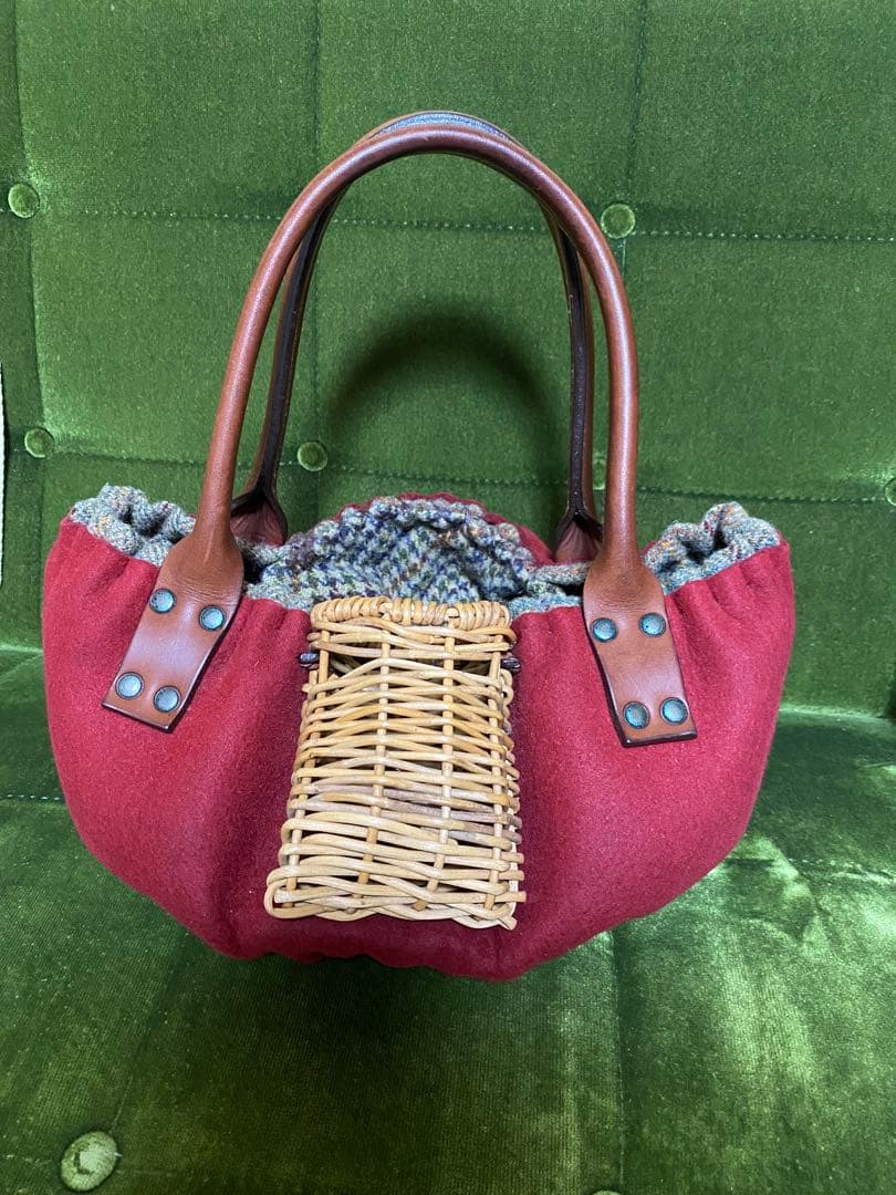 最終お値下げ【美品】eb.a.gos エバゴス ウールカゴバッグ 赤 最終お値下げ【美品】eb.a.gos エバゴス ウールカゴバッグ 赤