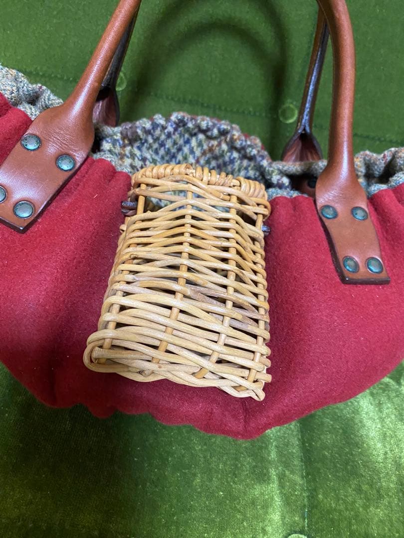 最終お値下げ【美品】eb.a.gos エバゴス ウールカゴバッグ 赤 最終お値下げ【美品】eb.a.gos エバゴス ウールカゴバッグ 赤