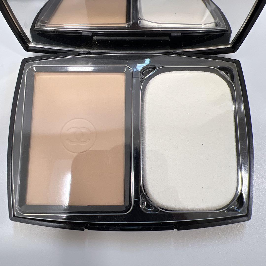 CHANEL ルタンウルトラトゥニュコンパクト 30 BEIGE