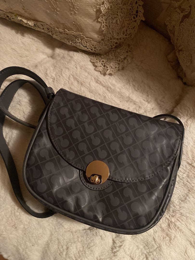 未使用品✨ゲラルディーニ ショルダーバッグ グレー ソフティ ターンロック