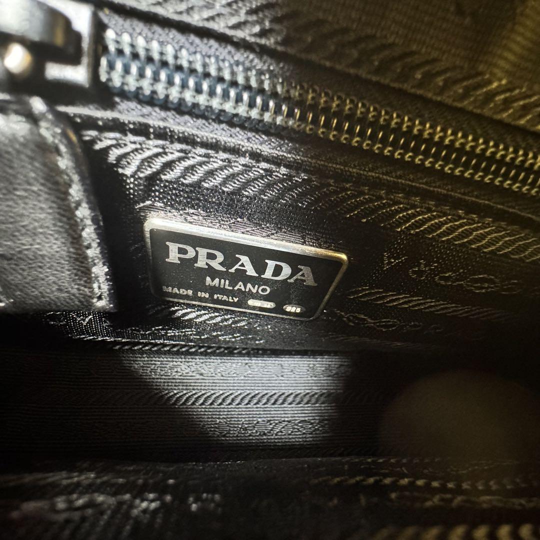 PRADA プラダ