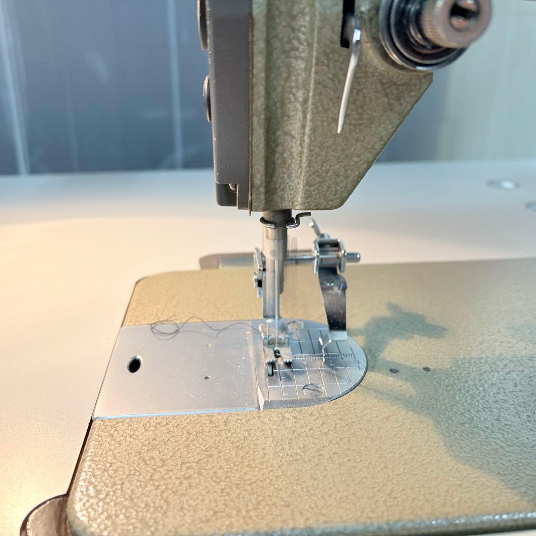 MITSUBISHI 三菱 職業用ミシン LS2-130作業台付 最近まで使用‼︎ MITSUBISHI 三菱 職業用ミシン LS2-130作業台付 最近まで使用‼︎