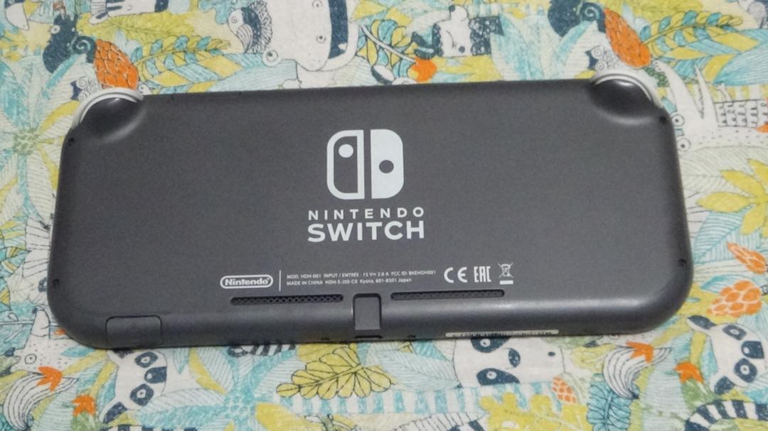 ジャンク品　　②　任天堂スイッチ Lite グレー　本体