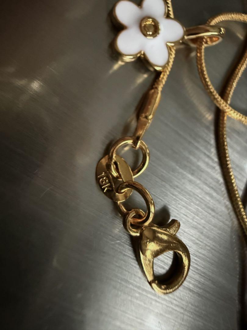 カ*ん様 k18 刻印あり　ネックレス　フラワー　ペンダント　18k 刻印　遺品 み*ん様 k18 刻印あり ネックレス 3g お花 ペンダント 18k 刻印