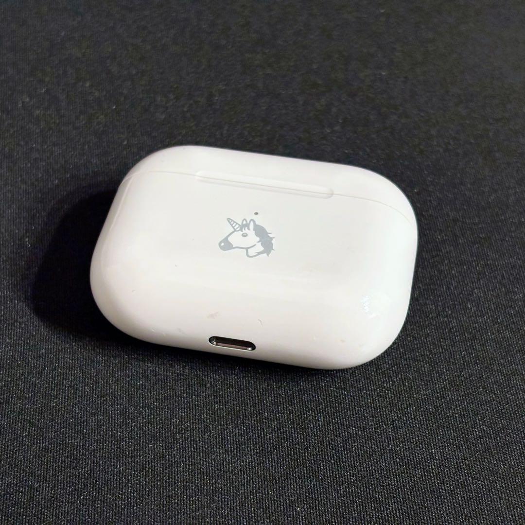 Apple AirPods Pro White（ユニコーンロゴつき）