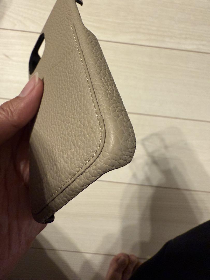 ベージュ レザー iPhone13用ケース　bonaventura