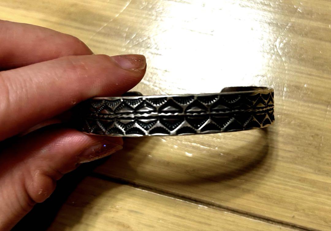 ナバホポケット族　スターリングシルバー　バングル　HRM インディアンジュエリー ナバホ族 HRM sterling シルバーバングル