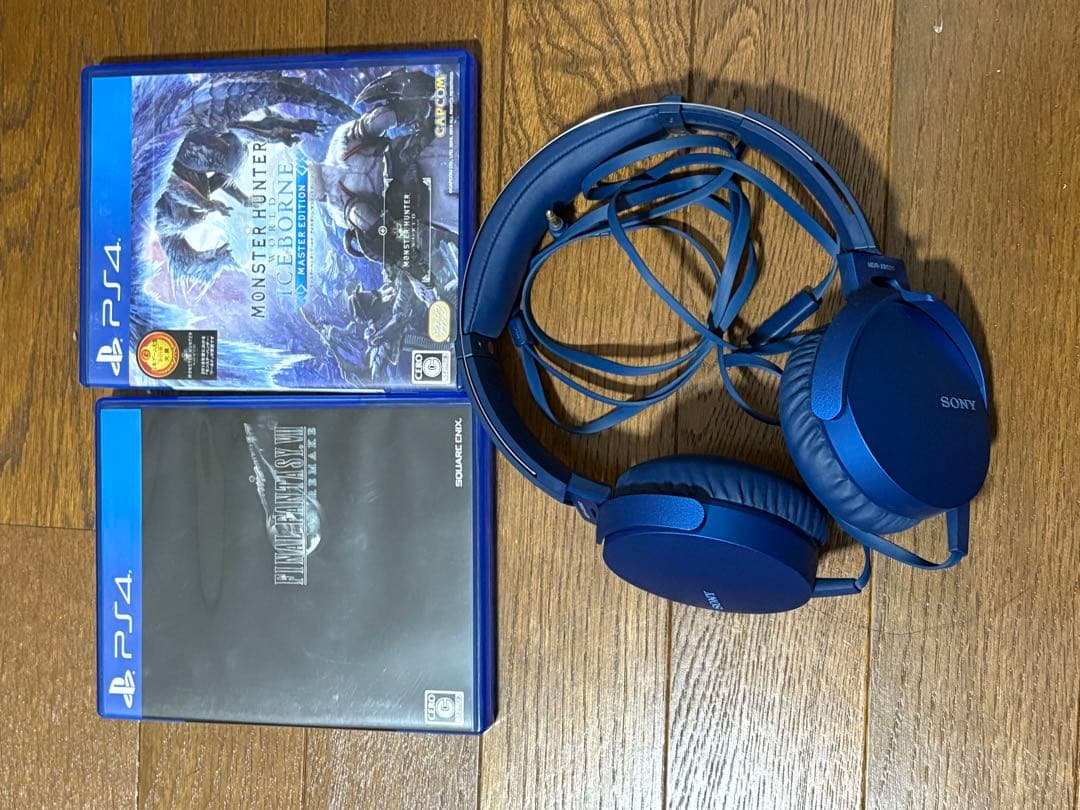 Pro 本体とコントローラー2つ