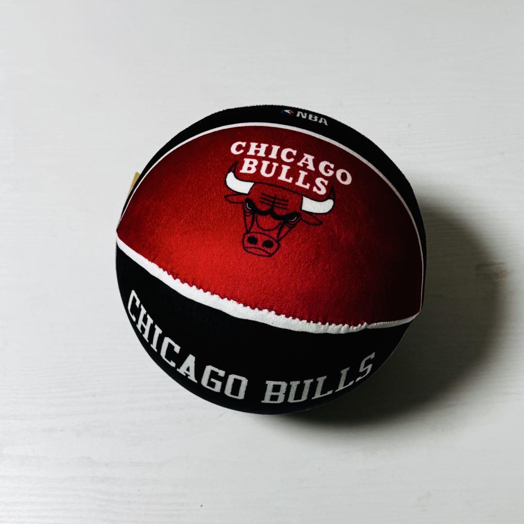 ー品販売  NBA 新品 ボール型 ブラック BULLS シカゴ・ブルズ クッション ファングッズ