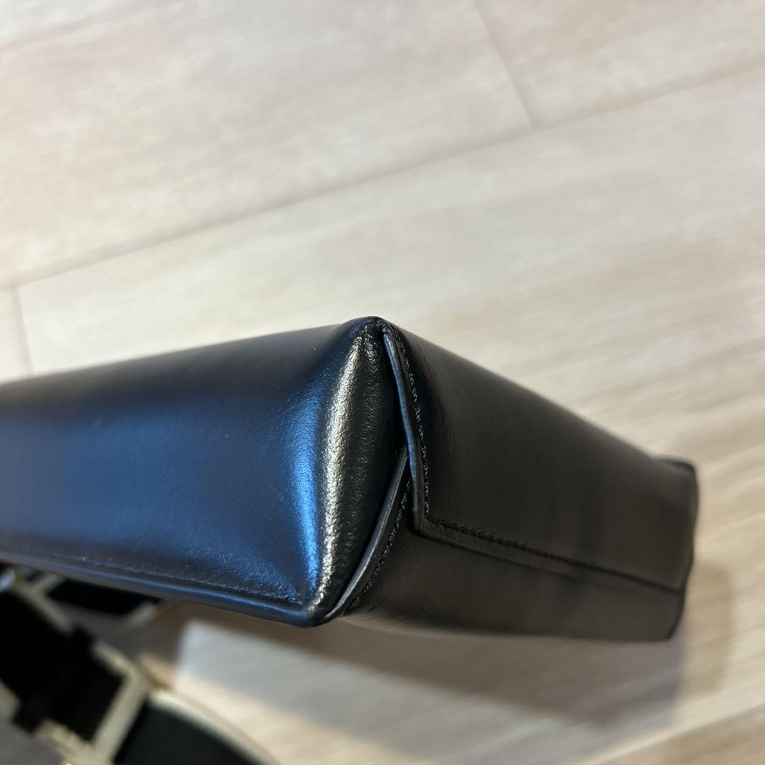 MARNI ブラックレザーショルダーバッグ