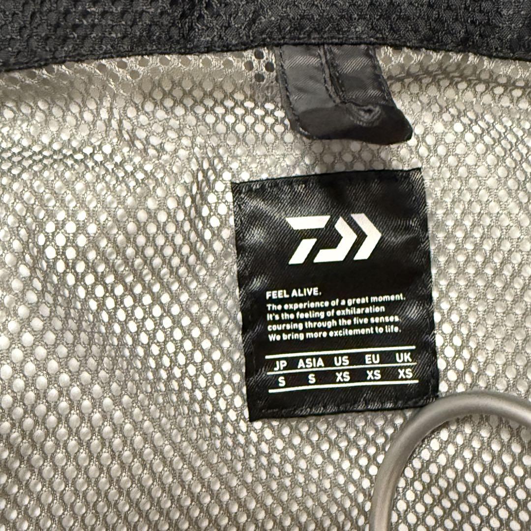 美品 ダイワ レインマックス レインスーツ S ブラックカモ DR-3621