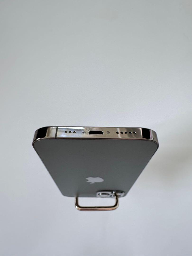 レインボー　iPhone12 Pro128GBグラファイト