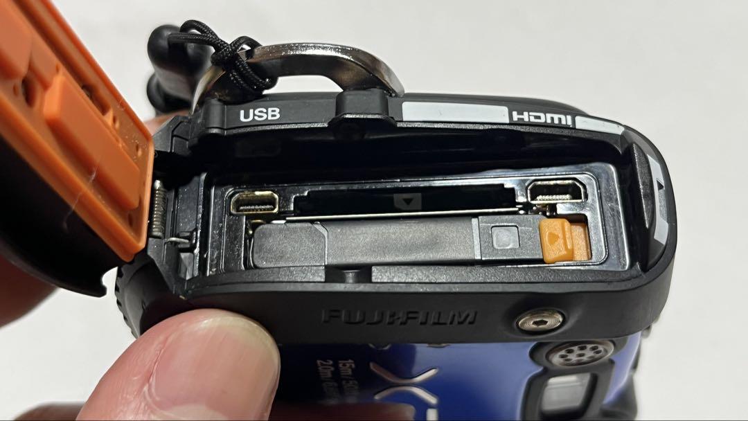 FUJIFILM FINEPIX XP200 富士フイルム