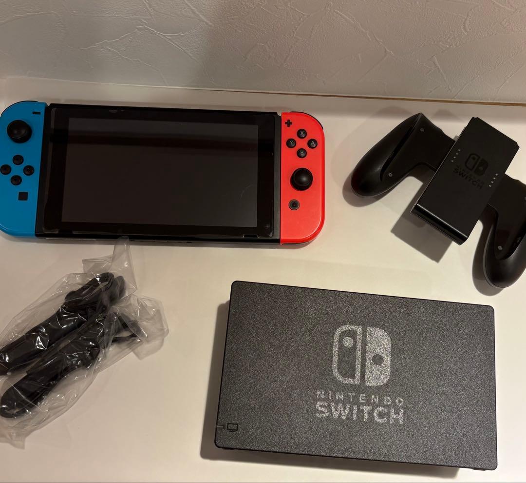 Nintendo Switch 赤/青 本体 SDカード付き Nintendo Switch 赤/青 本体 SDカード付き