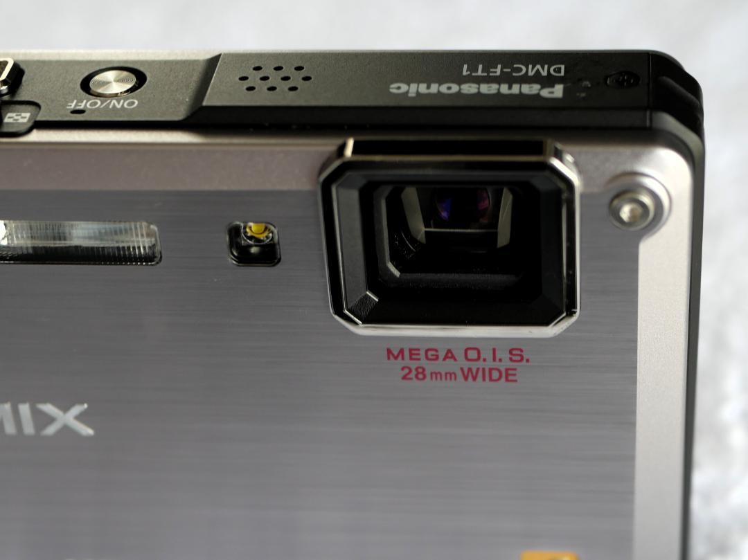 極美品　LUMIX 12メガピクセル 防水デジタルカメラ DMC-FT1