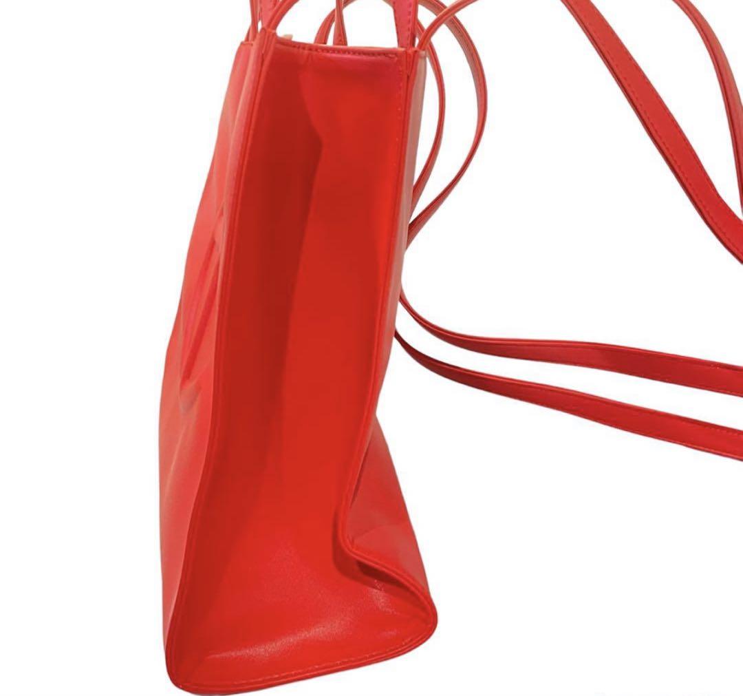 人気のレッド【TELFAR】スモールトートBAG ★短期セール★即発送 Medium Shopping Bag - Red Patent