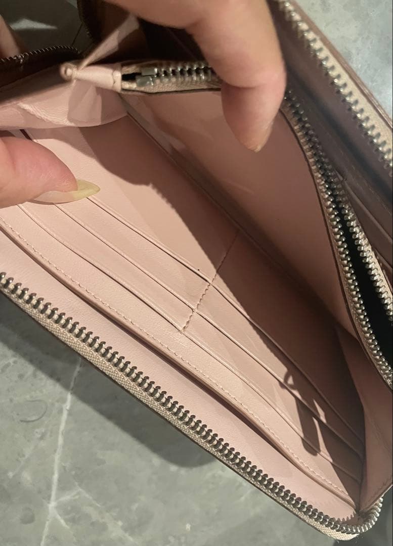 GIVENCHY ジバンシー ロゴ財布 ピンク GIVENCHY ジバンシー ロゴ財布 ピンク