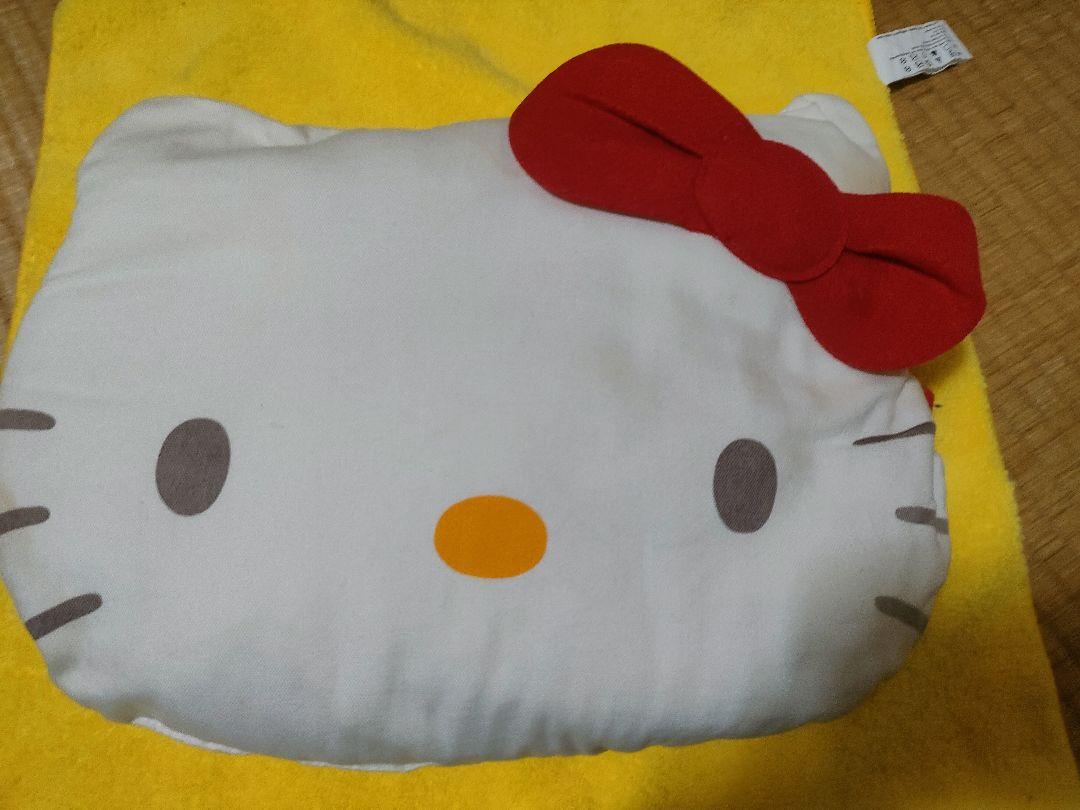 ハローキティ　キティちゃん　レトロ　クッション　未使用