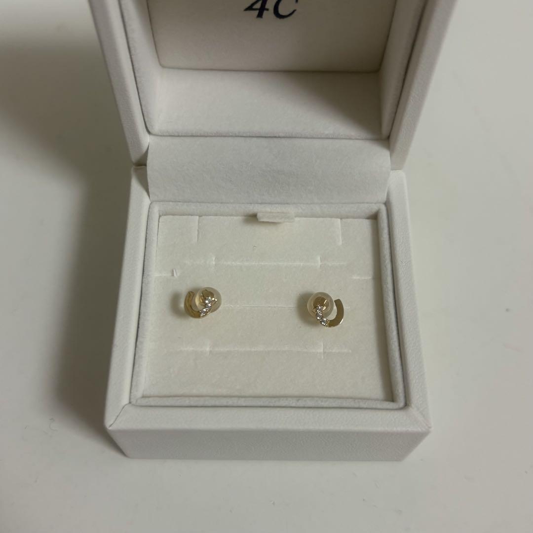 4℃ ピアス K10 イエローゴールド 馬蹄モチーフ