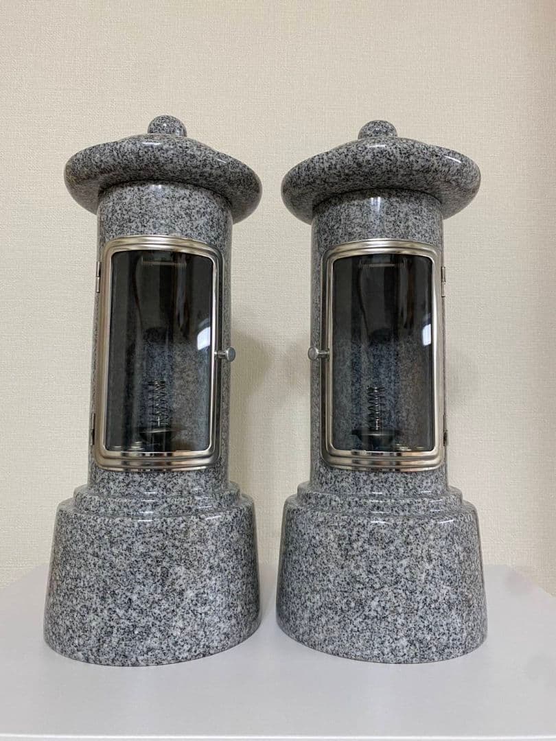 石製 灯籠 行灯 一対 セット ガラス扉 御影石調 仏具 墓前灯籠 風防付きやや傷や汚れあり