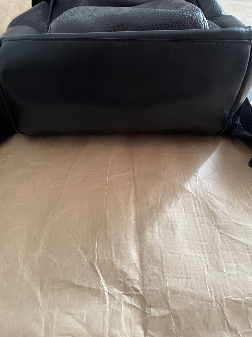 ● COACH