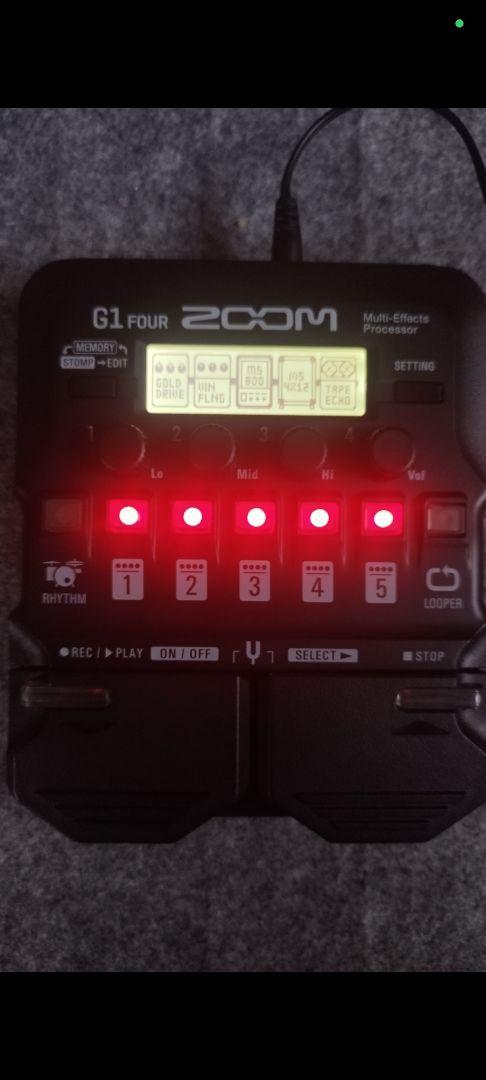 ZOOM G1 FOUR ギター　マルチエフェクトプロセッサー
