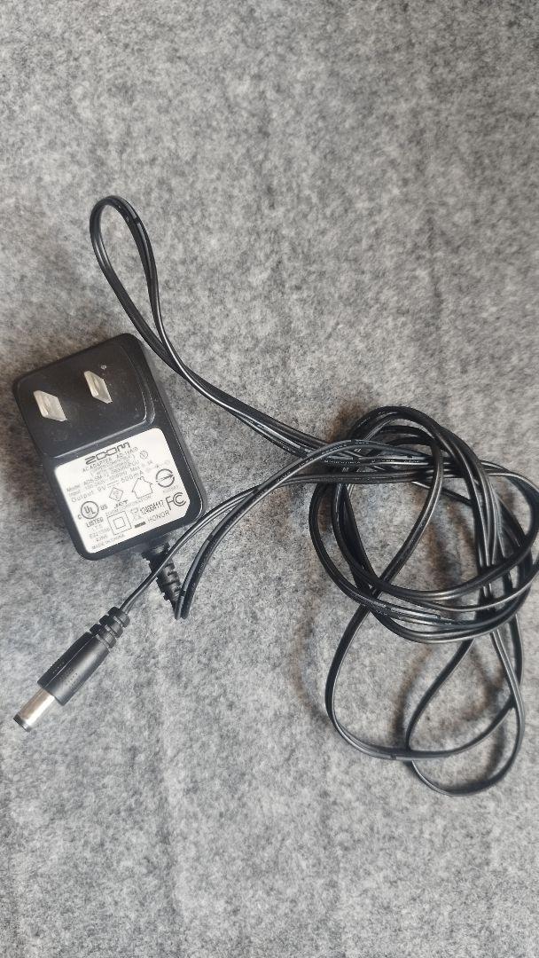ZOOM G1 FOUR ギター　マルチエフェクトプロセッサー
