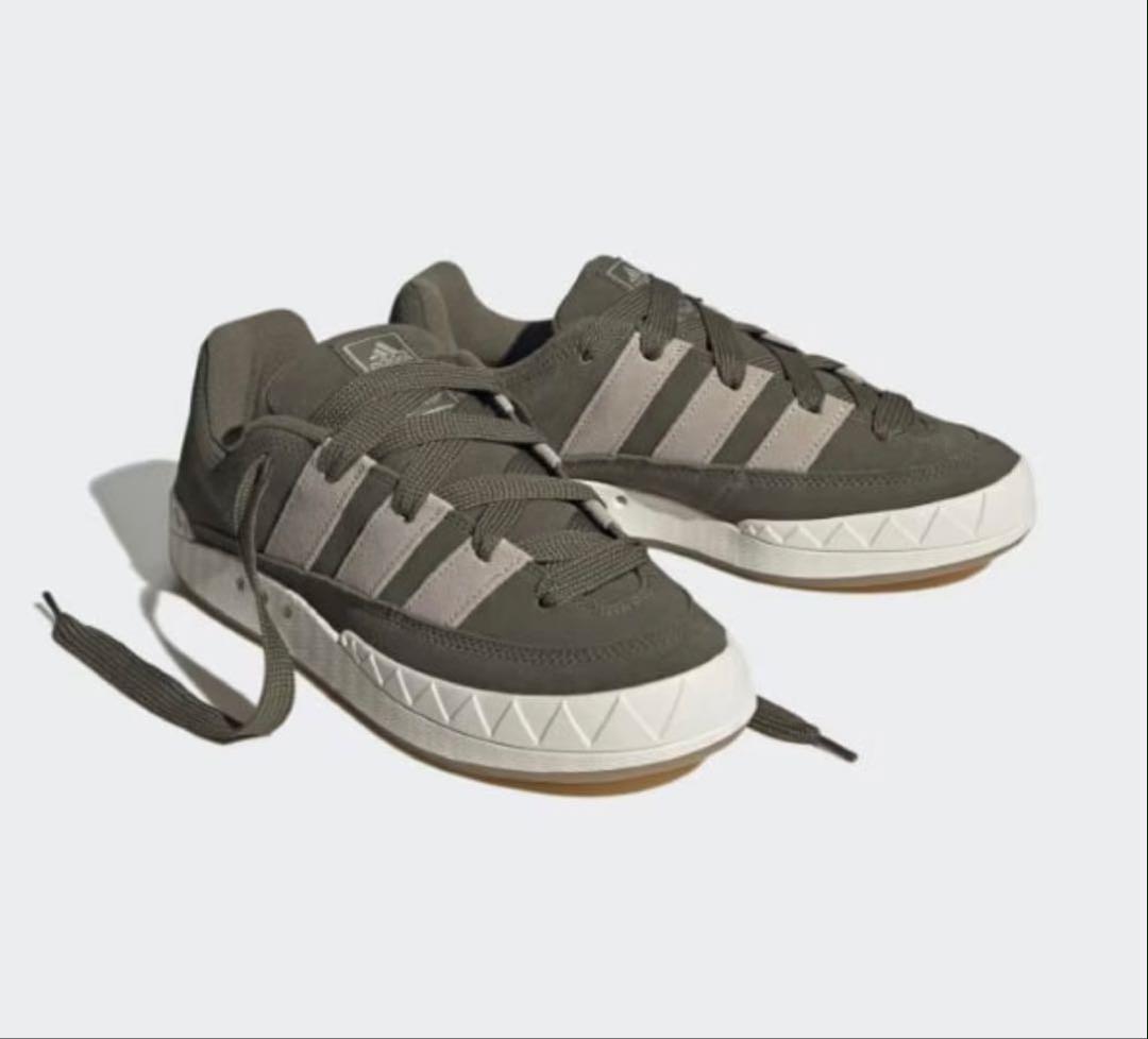 adidasアディダス　アディマティックIE9864 新品　28.5センチ